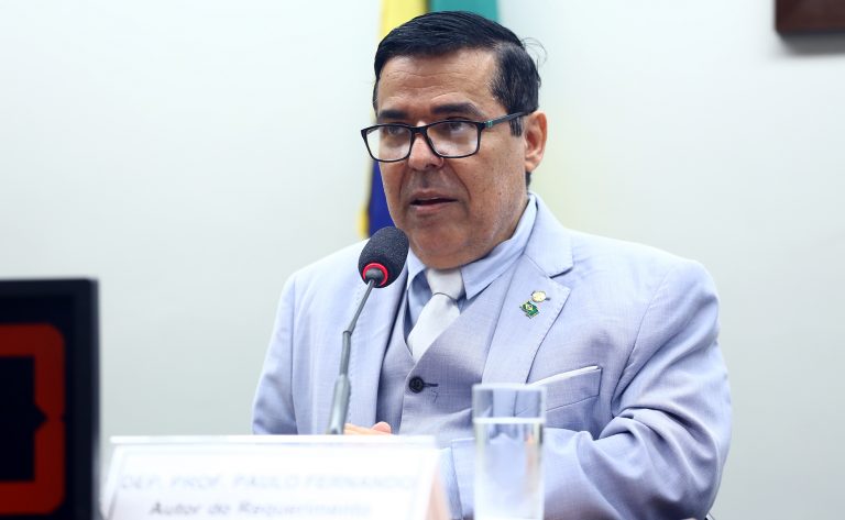 comissao aprova projeto que permite ao governo sugerir paralisacao de campeonato com suspeita de manipulacao