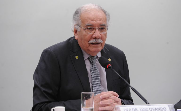 comissao do esporte realiza premiacao de concurso de artigos cientificos