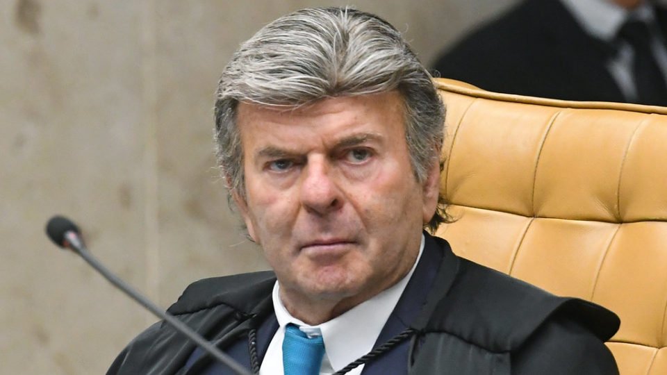 fux mantem afastado desembargador que concedeu prisao domiciliar a lider de faccao