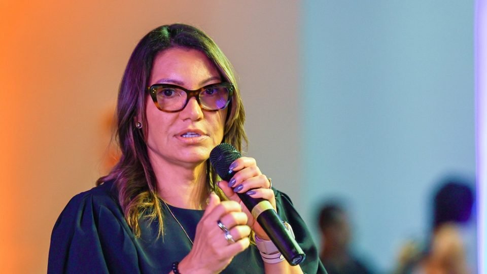 janja durante atos de 8 de janeiro saiam dai com as cachorras