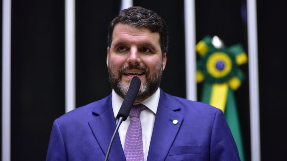 lula esta passeando e nao tem nocao do que acontece no governo diz pedro lupion