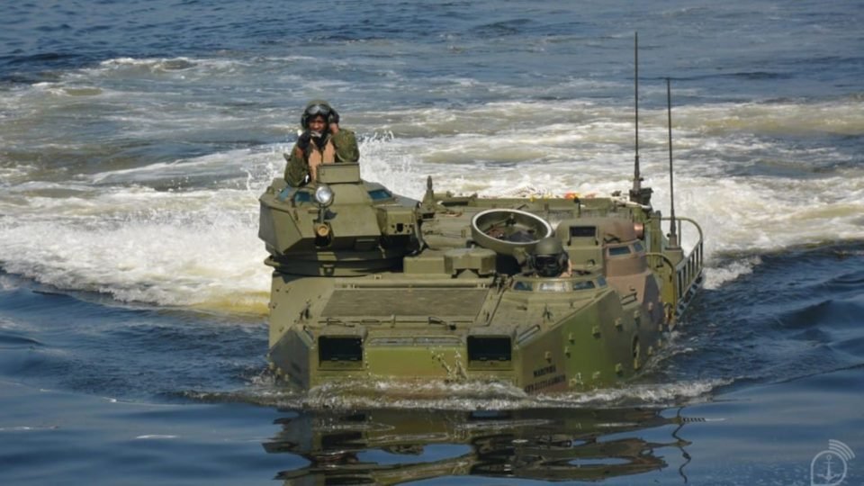 navio patrulha tanque anfibio quais armas a marinha usara contra criminosos em portos no rj e sp