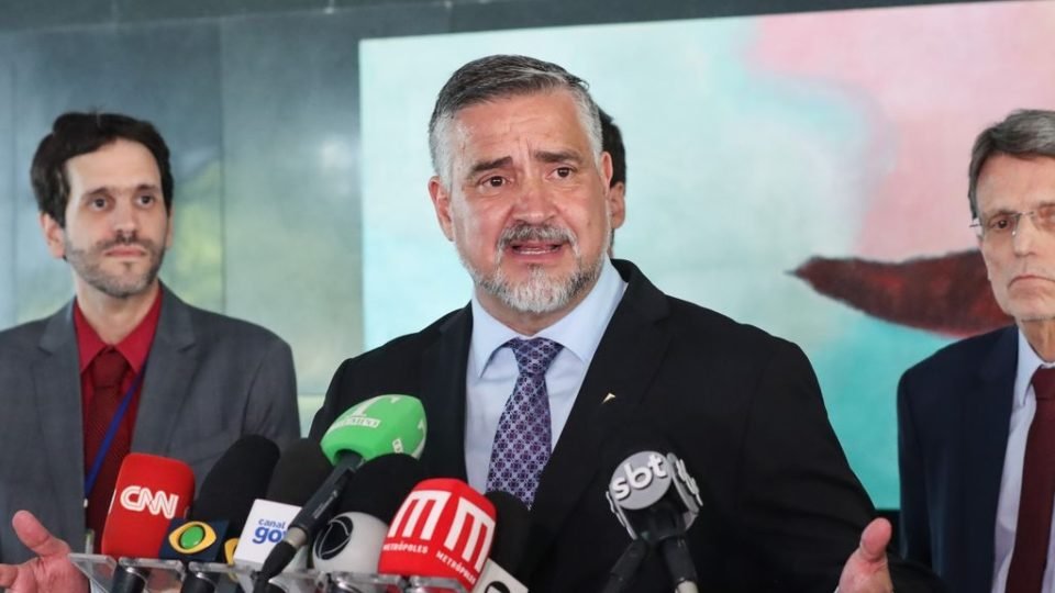 pimenta diz que governo perdeu jogador de qualidade com ida de dino ao stf