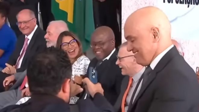 vai xandao no planalto sela alianca entre stf e governo lula em 2023