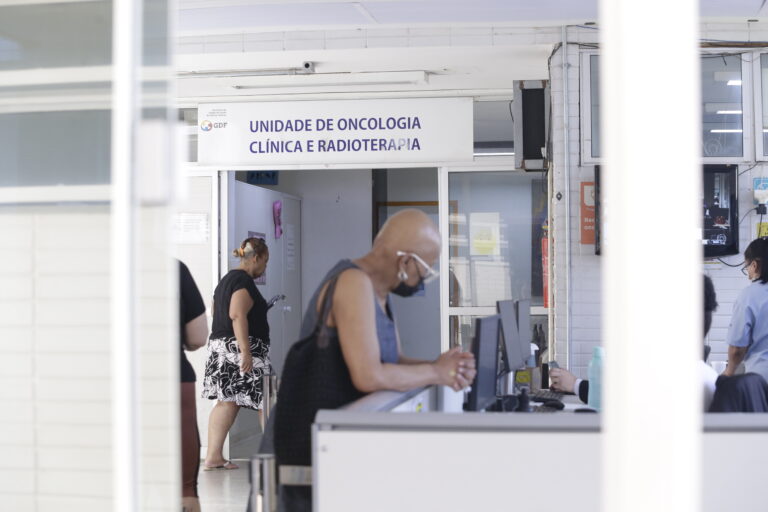 Dia Mundial de Combate ao Câncer: Hospital de Base do DF destaca importância da prevenção e tratamento integrado