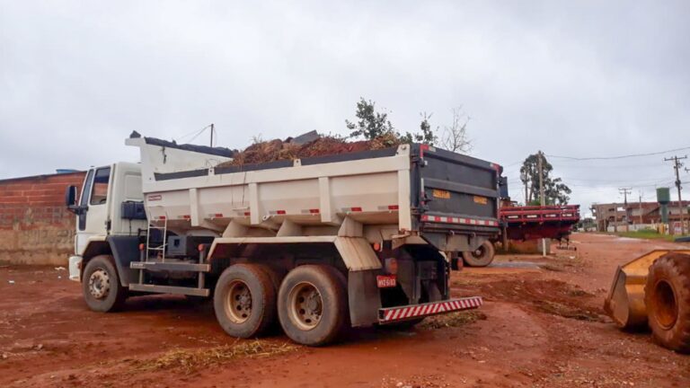 Ação contra a dengue em Vicente Pires tem retirada de mil toneladas de lixo
