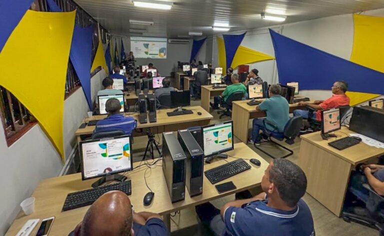 Iniciativa oferece curso de alfabetização e educação de jovens e adultos