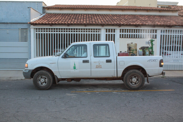 Administração do Cruzeiro debate dengue com moradores e síndicos