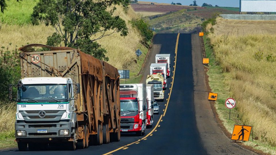 mesmo com pec fura teto investimento publico em infraestrutura caiu no 1 ano de lula