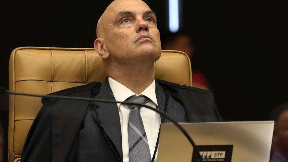 moraes alcanca militares suspeitos de tramarem golpe investigacao chega a bolsonaro