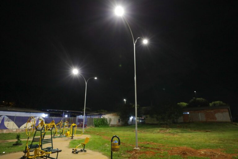 GDF conclui instalação de mais de 15 mil lâmpadas de LED em apenas dois meses