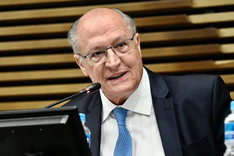 Geraldo Alckmin testa positivo para covid-19