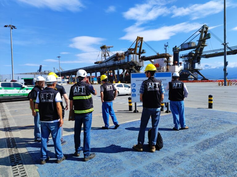 Varredura de servidores públicos do Ministério do Trabalho no Porto de Paranaguá nesta terça-feira