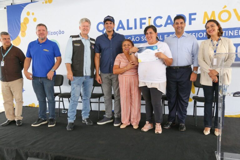 GDF forma 719 alunos em cursos profissionais móveis em Ceilândia