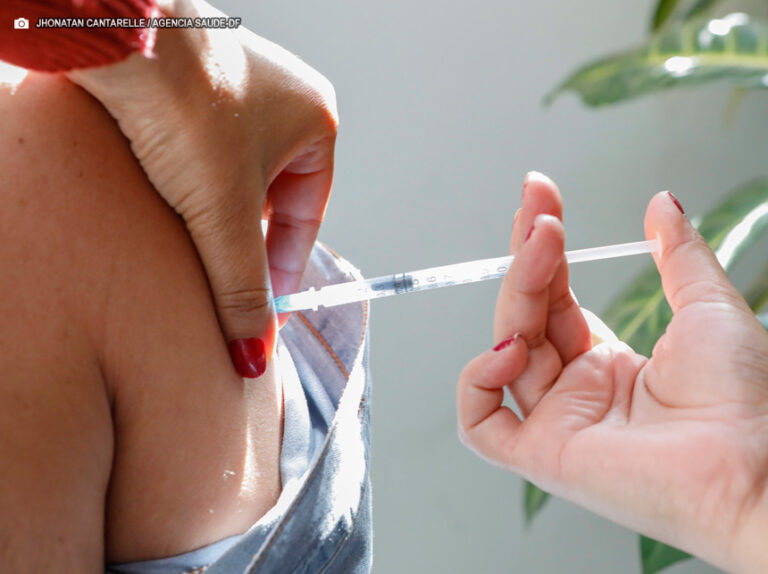 Mais de cem crianças são imunizadas em creche de Planaltina