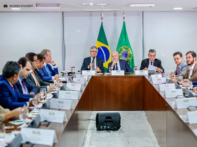 Lula não irá opinar em eleição da Câmara, diz líder do governo