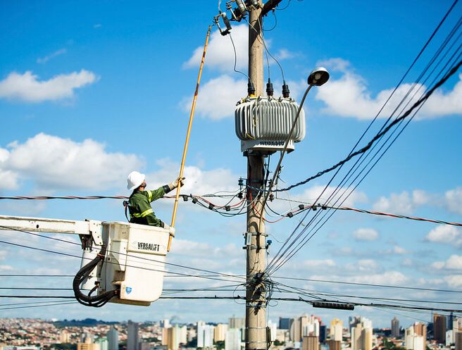 Distribuicao. Manutencao de rede. Foto Divulgacao Neoenergia 6.jpg