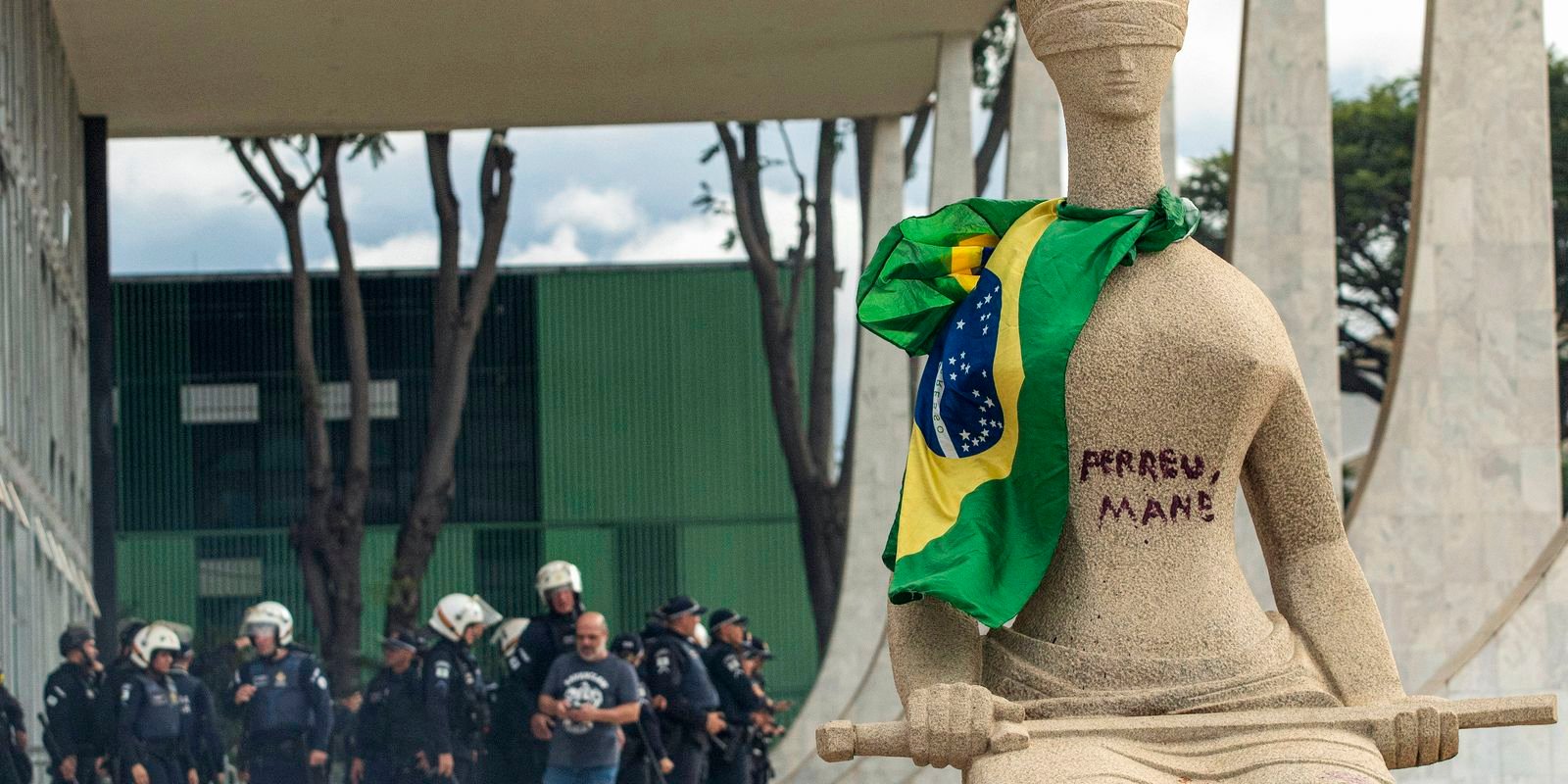 estatua do stf.jpg