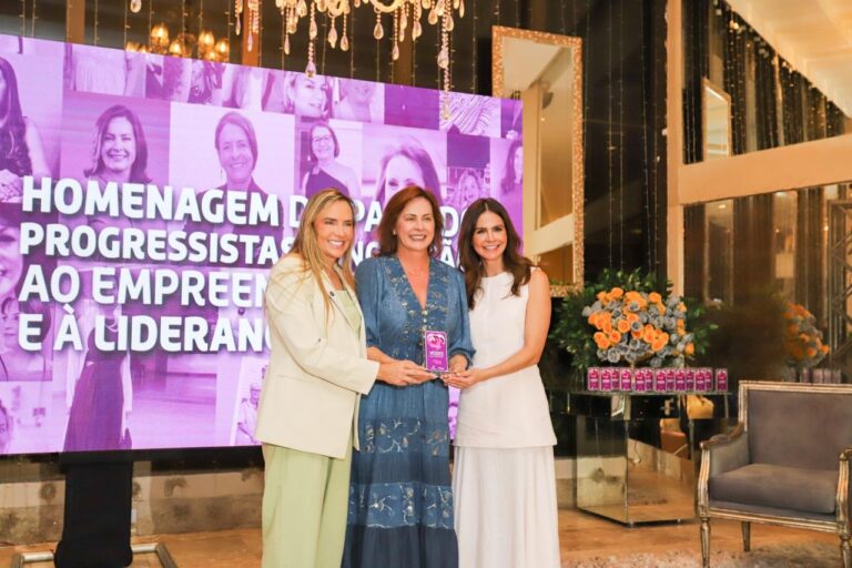 “Mulheres que Inspiram” reúne lideranças femininas em noite de capacitação, filiação e homenagens