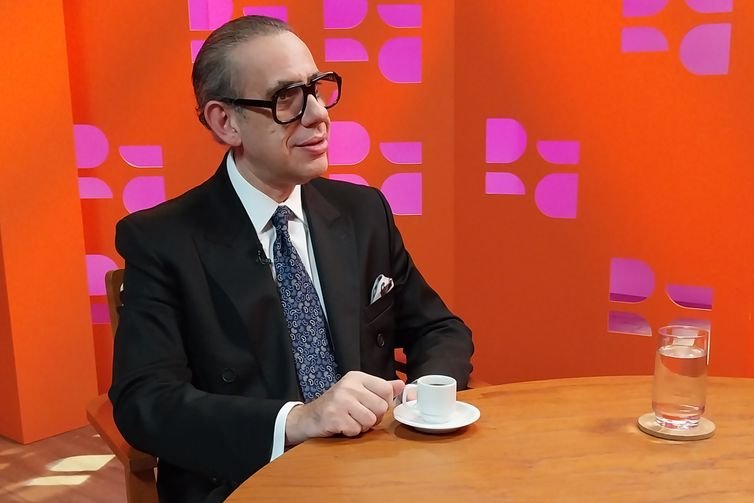 Brasília (DF) 27/05/2025 - O DR com Demori recebe o advogado Walfrido Warde para uma conversa sobre a reestruturação do Estado no combate ao crime organizado, os efeitos da Lava Jato e os riscos da infiltração mafiosa nas instituições brasileiras. Foto: TV Brasil