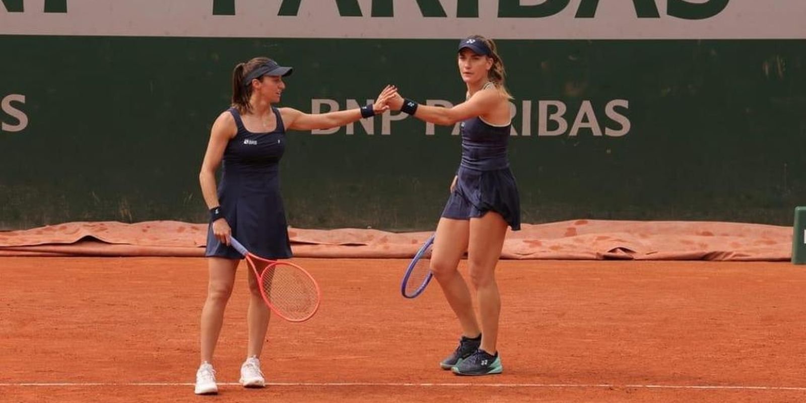 stefani e babos vencem estreia roland garros 2025.jpg