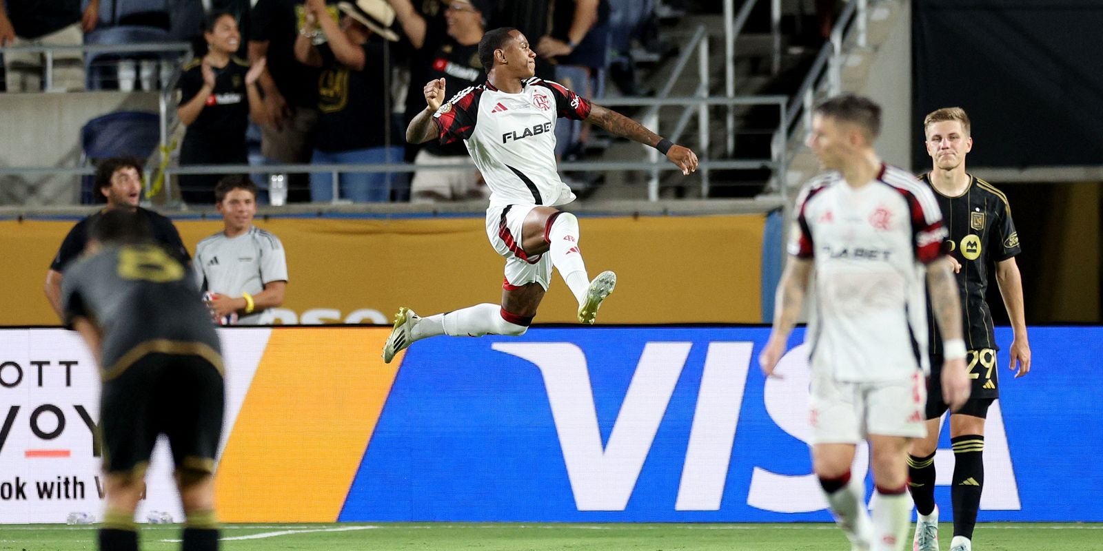 2025 06 25t025742z 1591096134 up1el6p08851l rtrmadp 3 soccer club lafc fla.jpg