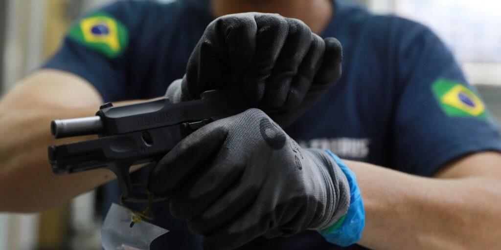 2019 01 15t214906z 2105598225 rc13152069b0 rtrmadp 3 brazil guns.jpg