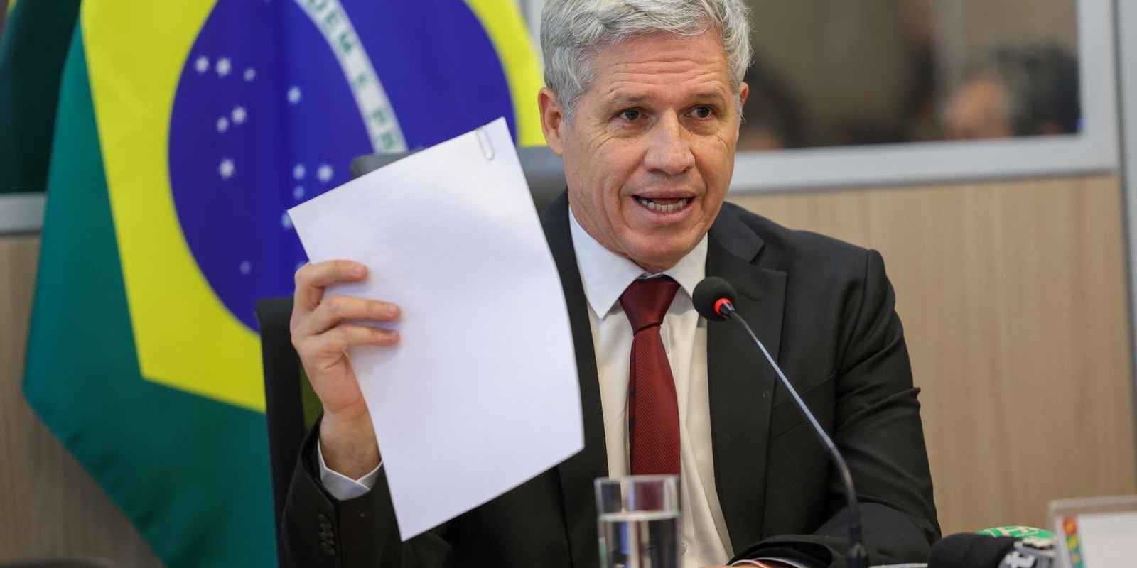 25082025 pzzb9167 0.jpg