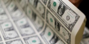dolar dinheiro 0109201046.jpg