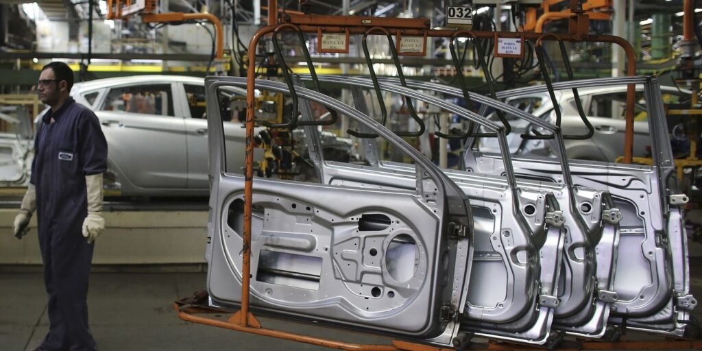 industria automobilisticaautomovel fabrica.jpg