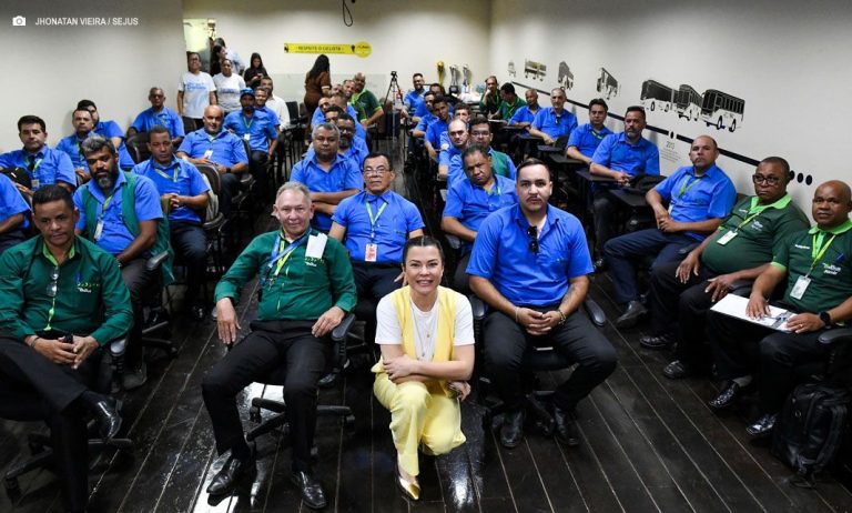 ‘Conversa com Eles’ chega às garagens para debater machismo com motoristas e cobradores