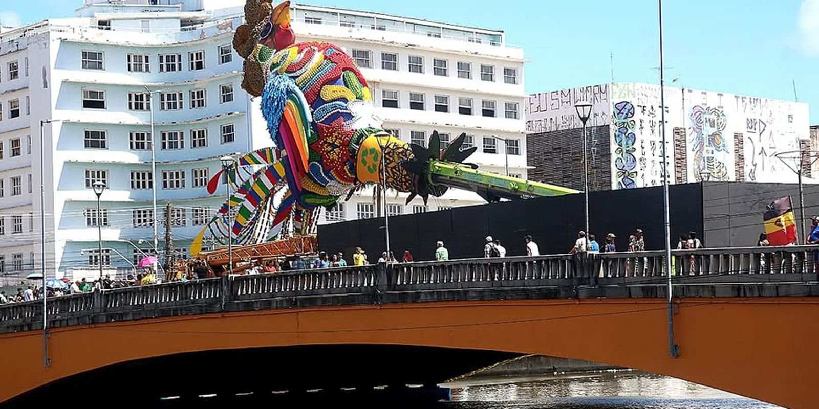 Galo Folião Fraterno homenageia Dom Helder Câmara e Nise da Silveira