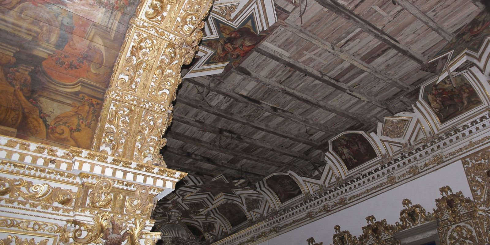 Desabamento de teto de igreja em Salvador completa um ano