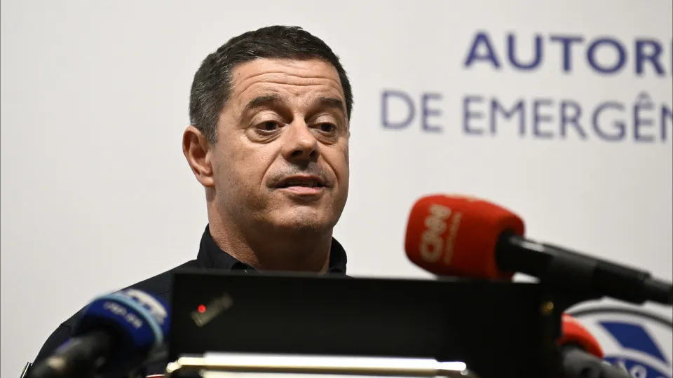 Chuva intensa, vento forte e agitação marítima até quarta-feira