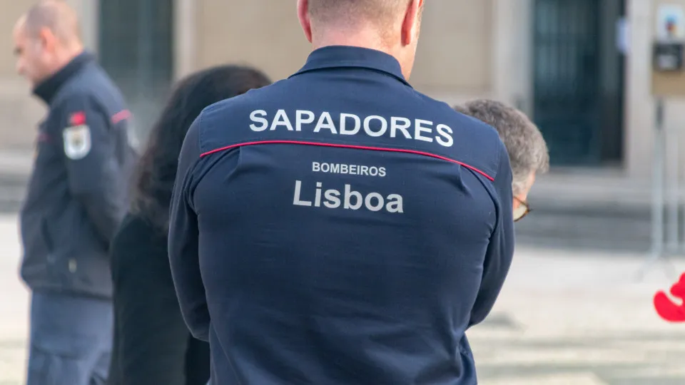 Sindicato dos Bombeiros Sapadores alerta para "caos no socorro" em Lisboa