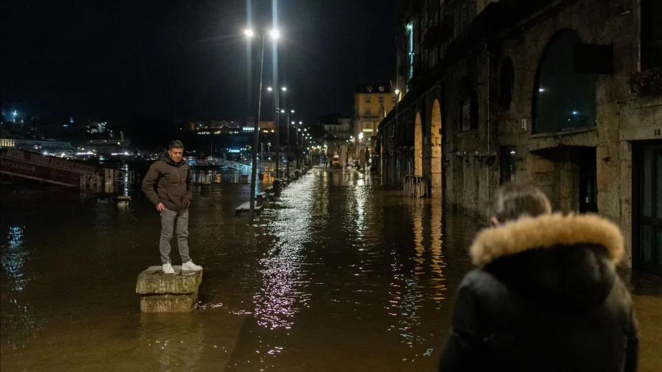 Douro: Sem impacto significativo nas margens, subida visa encaixe de água