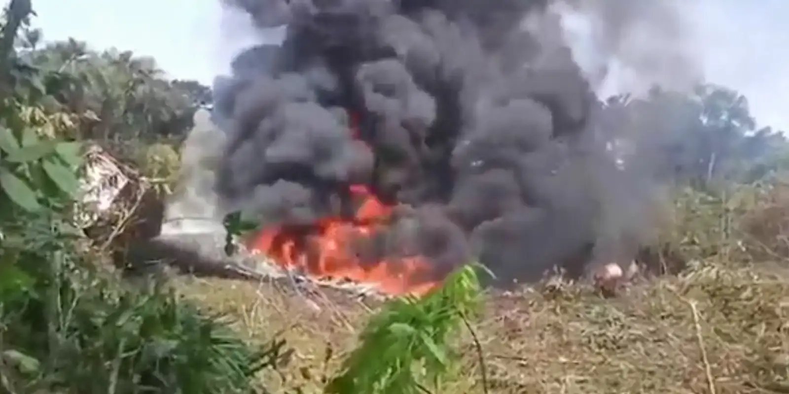 Chega a 66 número de mortos em queda de avião militar na Colômbia